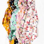 Scrunchie cola flores